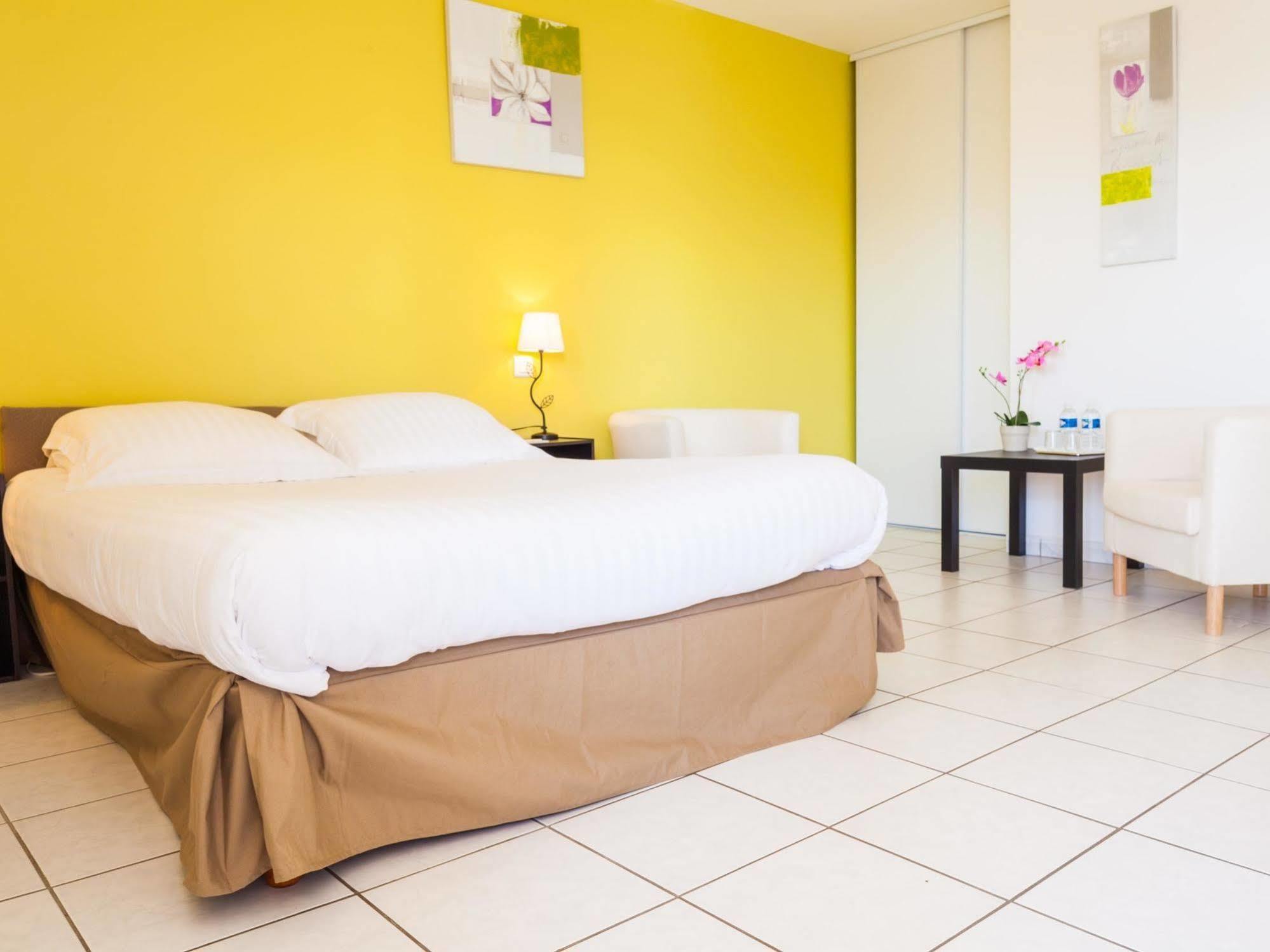 Le Grand Jardin Hotel Aujargues Eksteriør billede